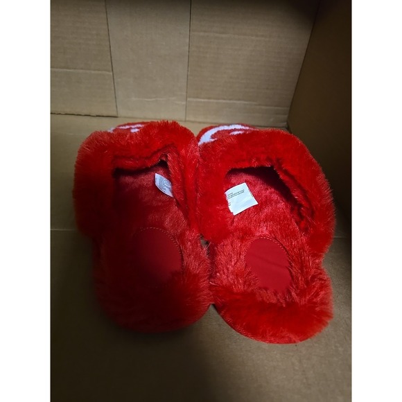 Wondershop Target Exclusive Red Bullseye Slippers-L M 7/8 NWOT - Picture 3 of 5